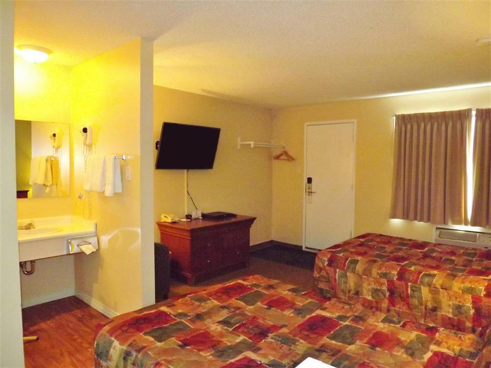Canadas Best Value Inn Whitecourt Habitación foto