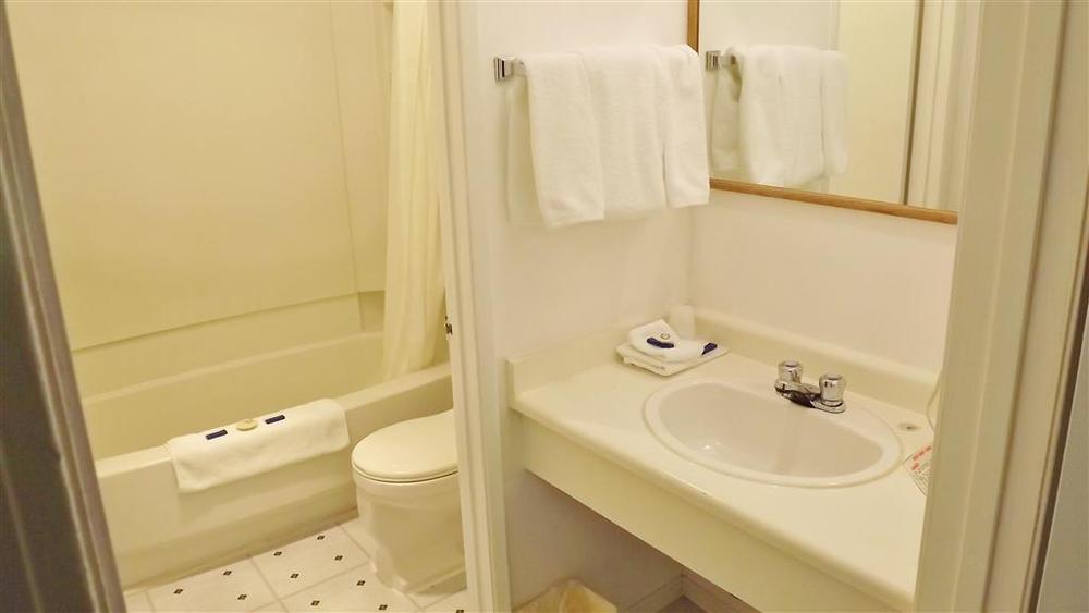 Canadas Best Value Inn Whitecourt Habitación foto
