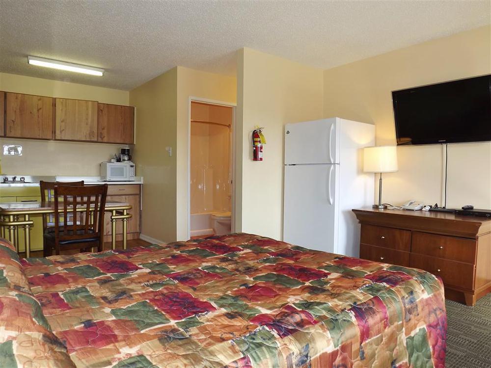Canadas Best Value Inn Whitecourt Habitación foto