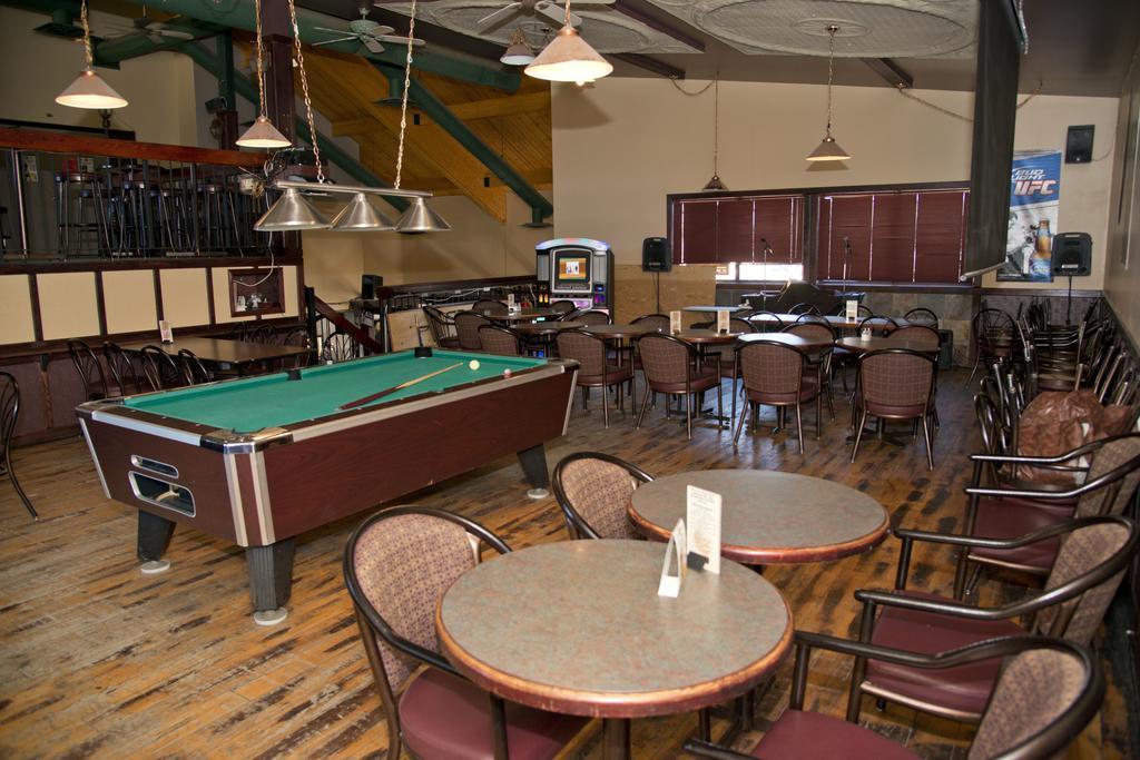 Canadas Best Value Inn Whitecourt Exterior foto