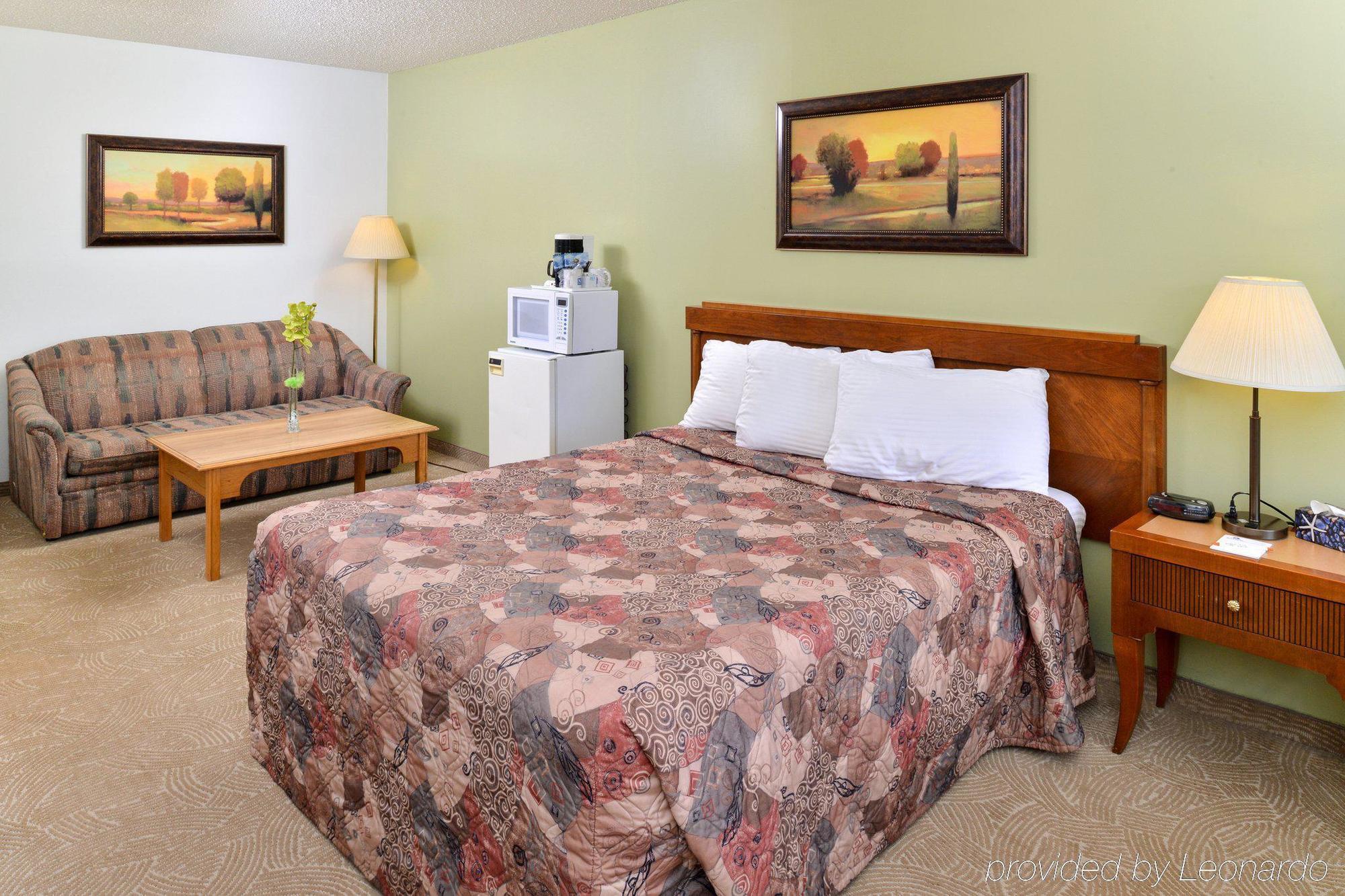 Canadas Best Value Inn Whitecourt Exterior foto