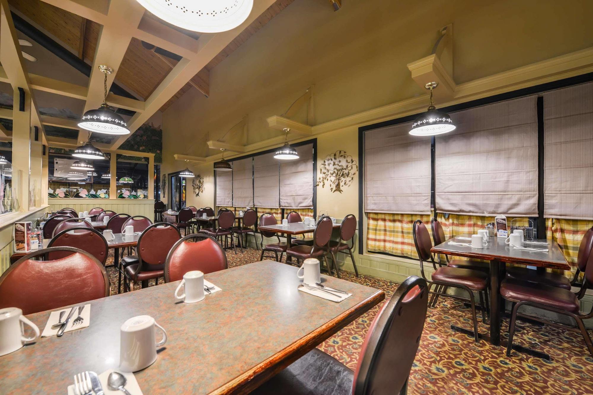 Canadas Best Value Inn Whitecourt Exterior foto