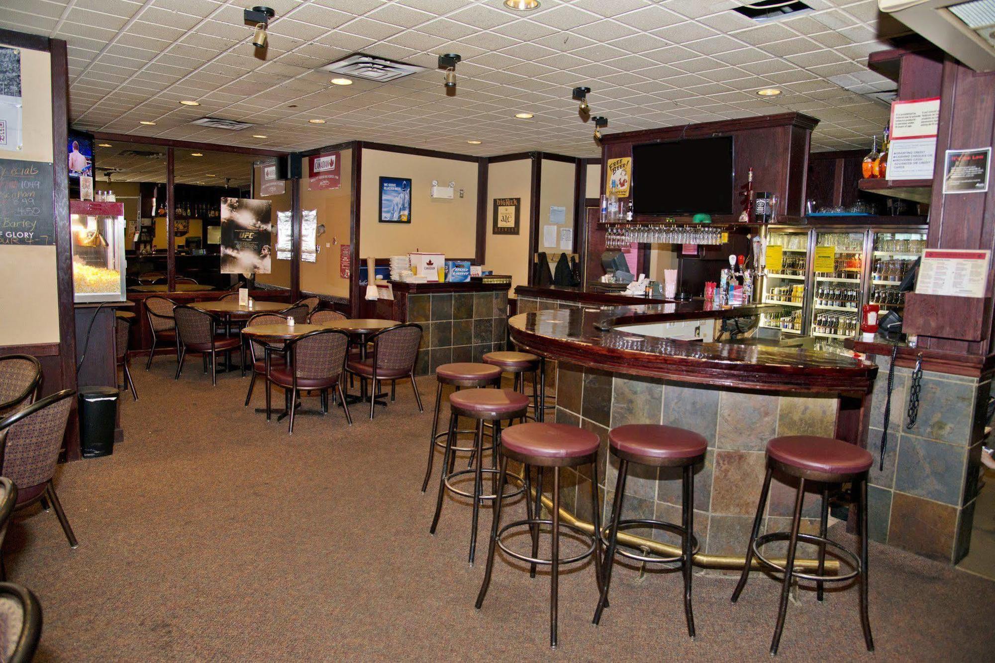 Canadas Best Value Inn Whitecourt Exterior foto