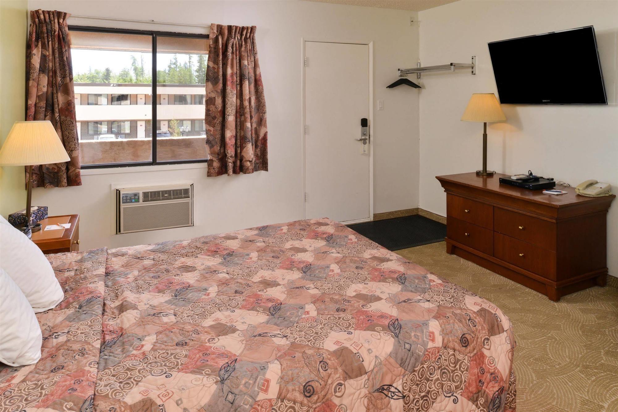 Canadas Best Value Inn Whitecourt Exterior foto