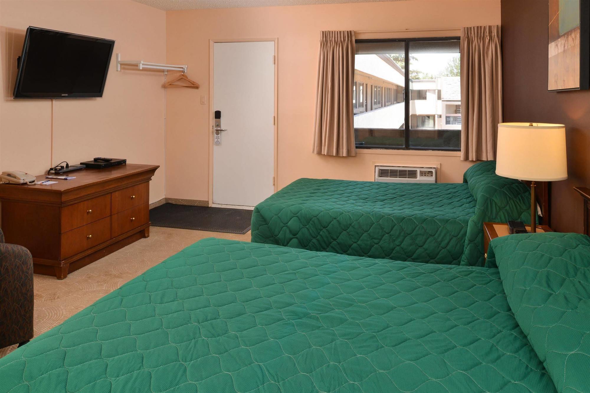 Canadas Best Value Inn Whitecourt Exterior foto